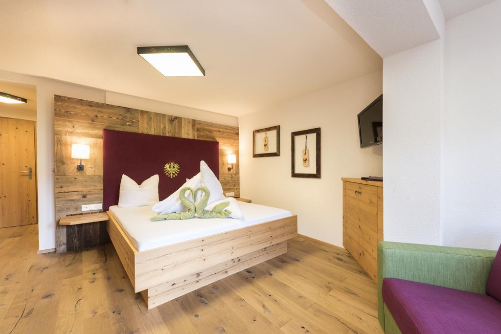 Lifestylepanoramahotel Erika Superior Neustift im Stubaital Habitación foto